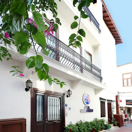 公寓式酒店 Rodina 4*